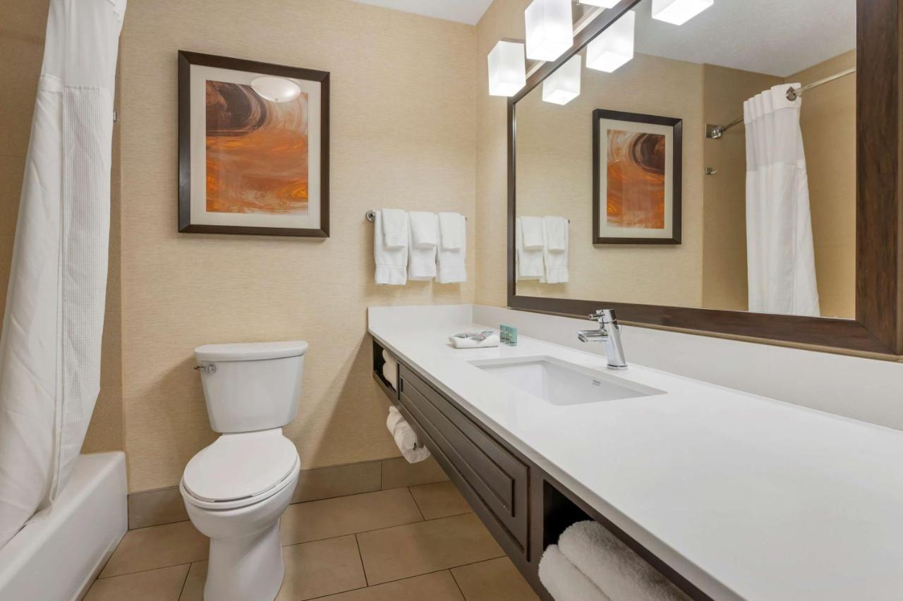 Best Western Hilliard Inn & Suites Extérieur photo