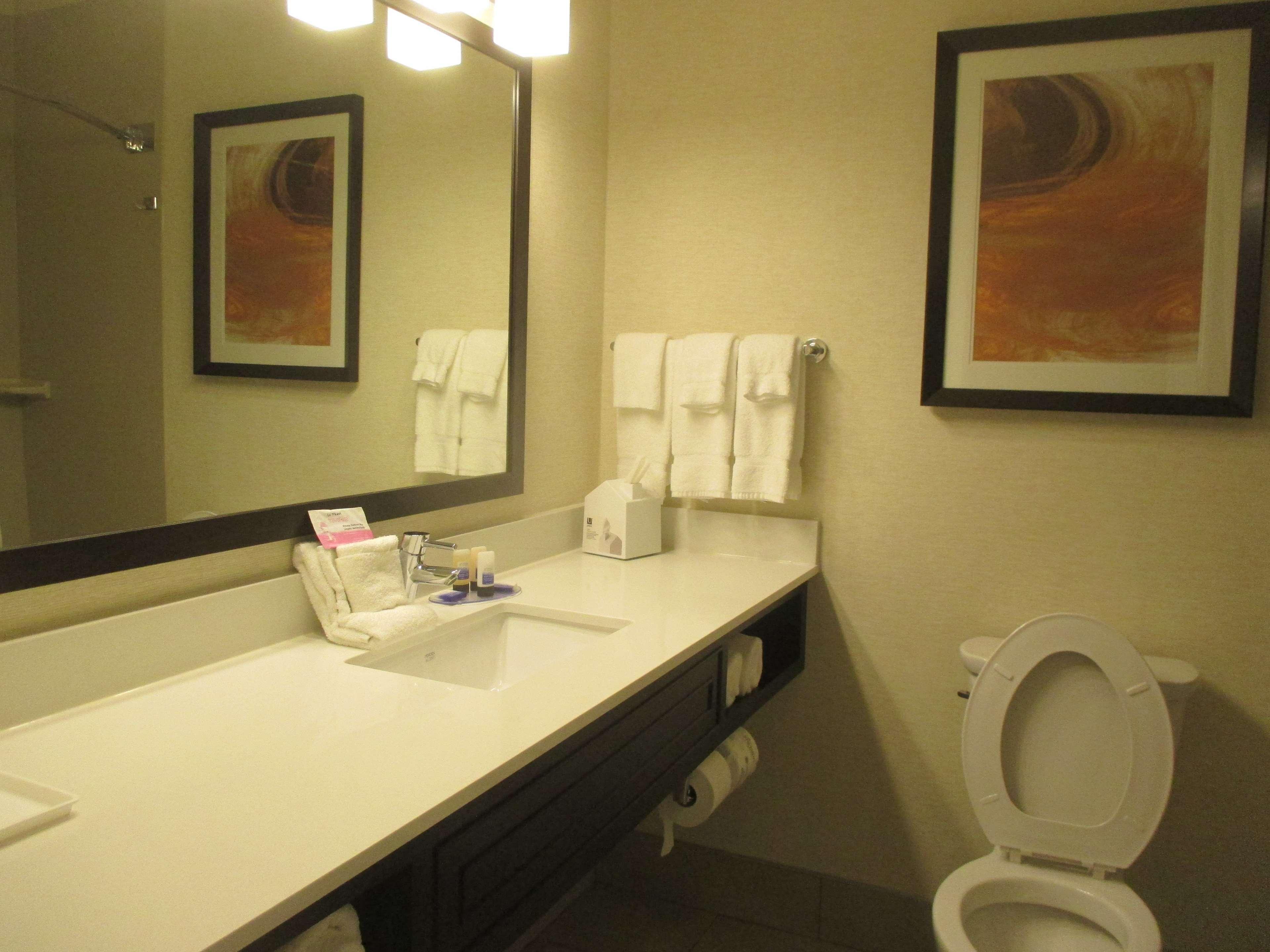 Best Western Hilliard Inn & Suites Extérieur photo