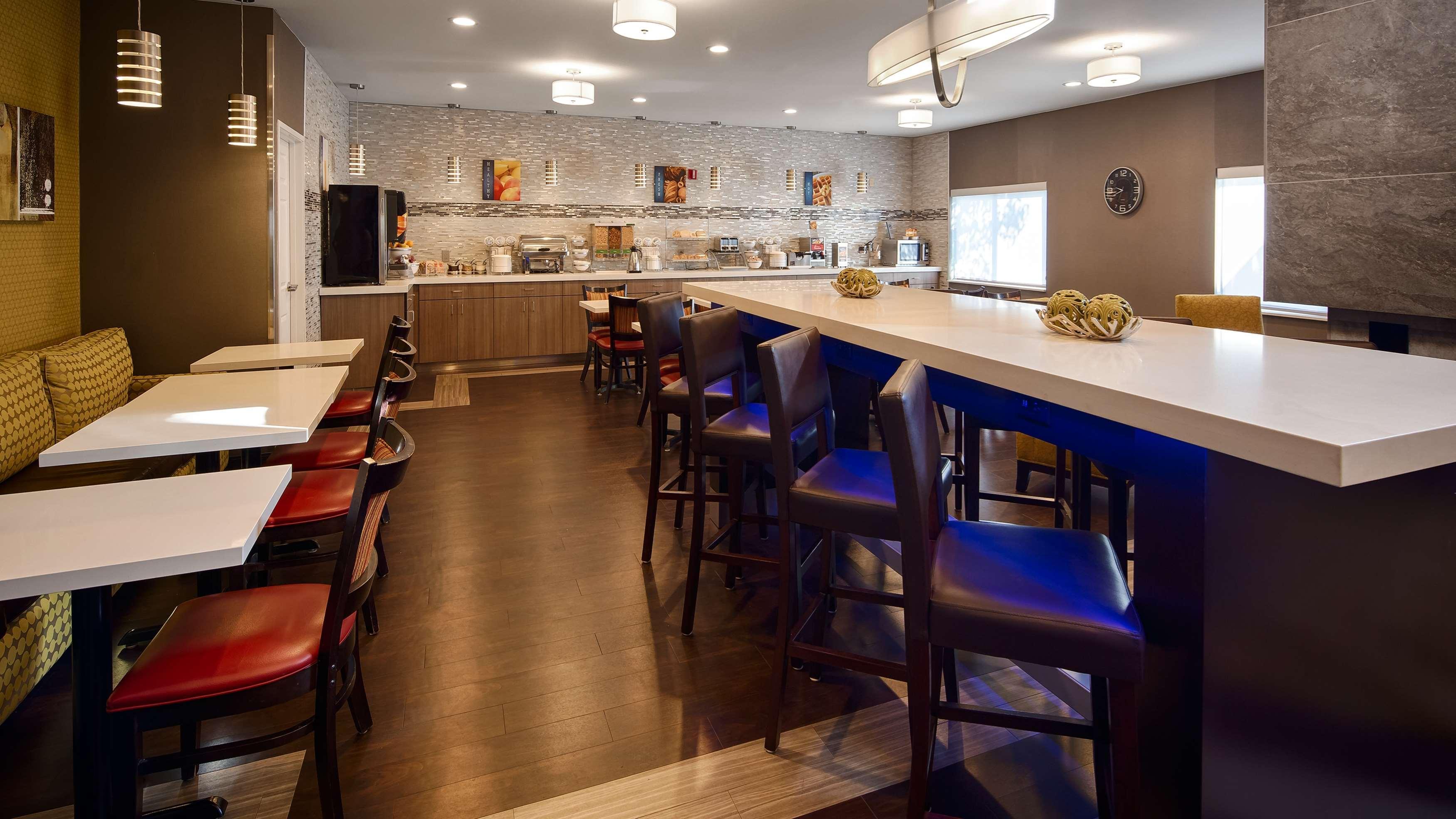 Best Western Hilliard Inn & Suites Extérieur photo