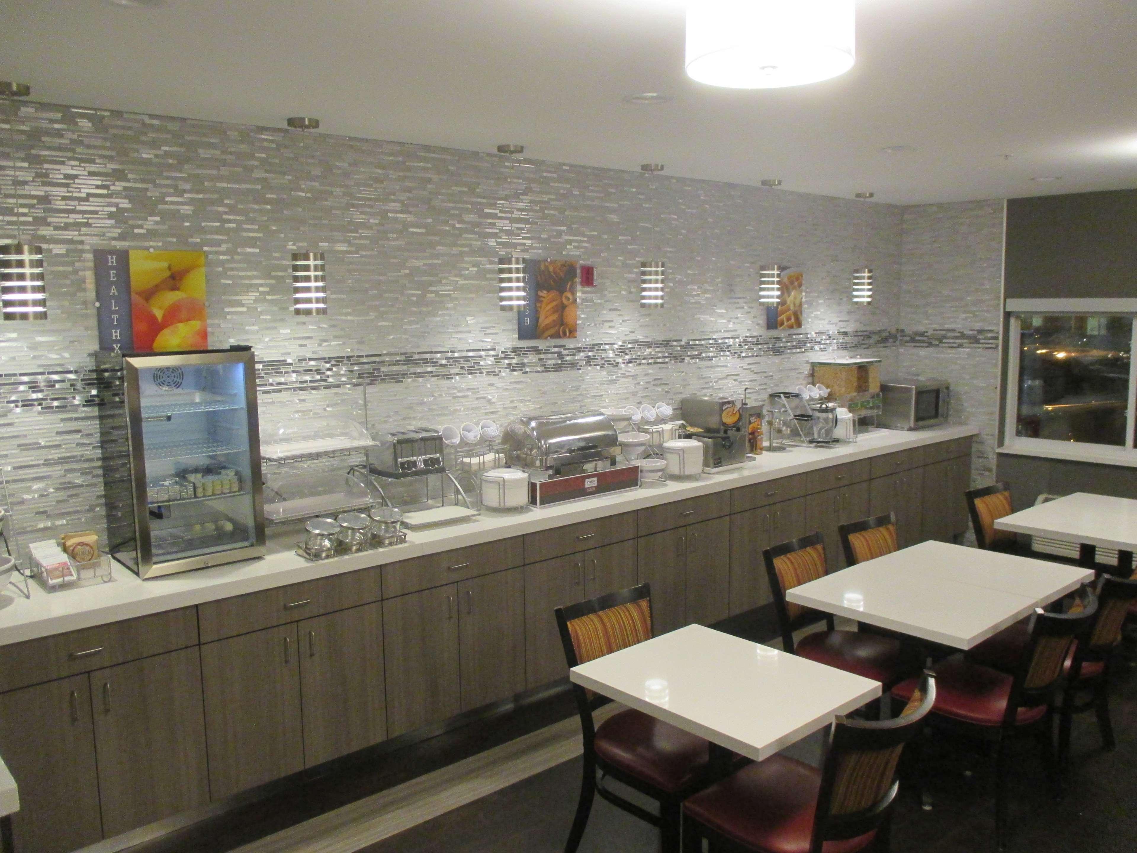 Best Western Hilliard Inn & Suites Extérieur photo